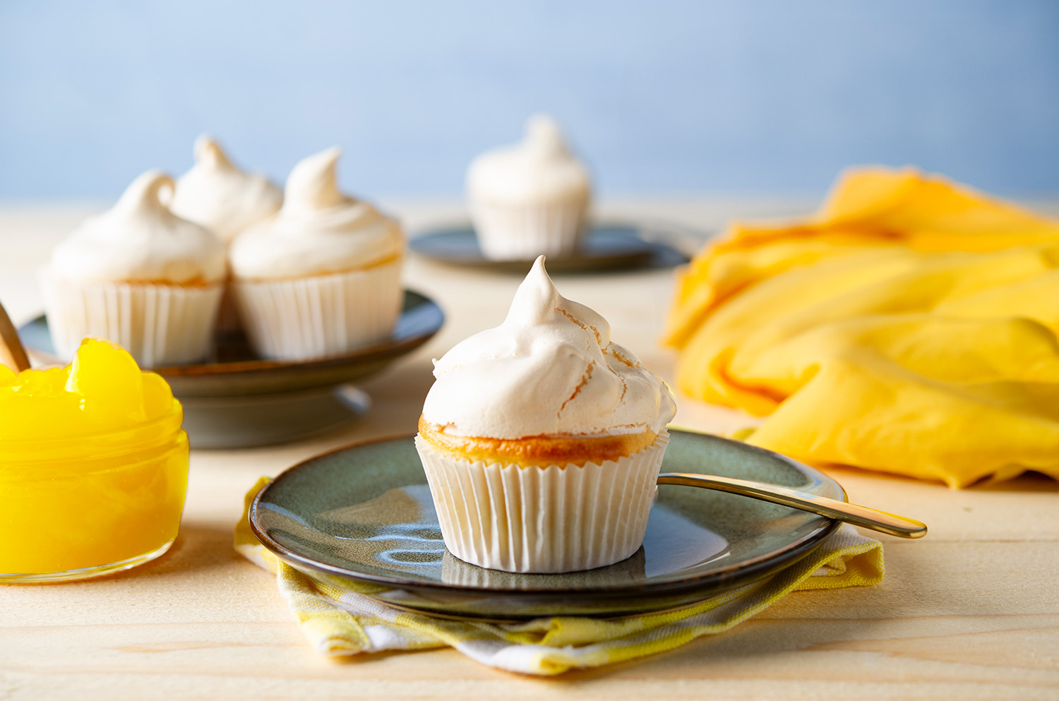 lemon-meringue-cupcakes-makkelijk-en-snel-koopmans